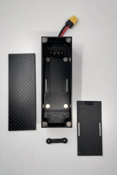 Bigfoot Toolbox – Hidden Battery Box for RC4WD 1985 Toyota 4Runner | MRCC