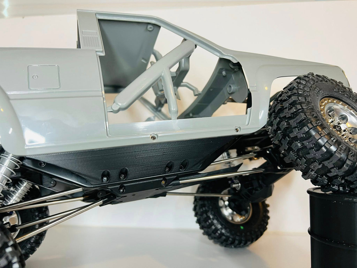 Timberline Body Mount Kit – No-Cut Mounting Solution for RC4WD Toyota 4Runner Hard Body to VS4-10 Chassis | MRCC