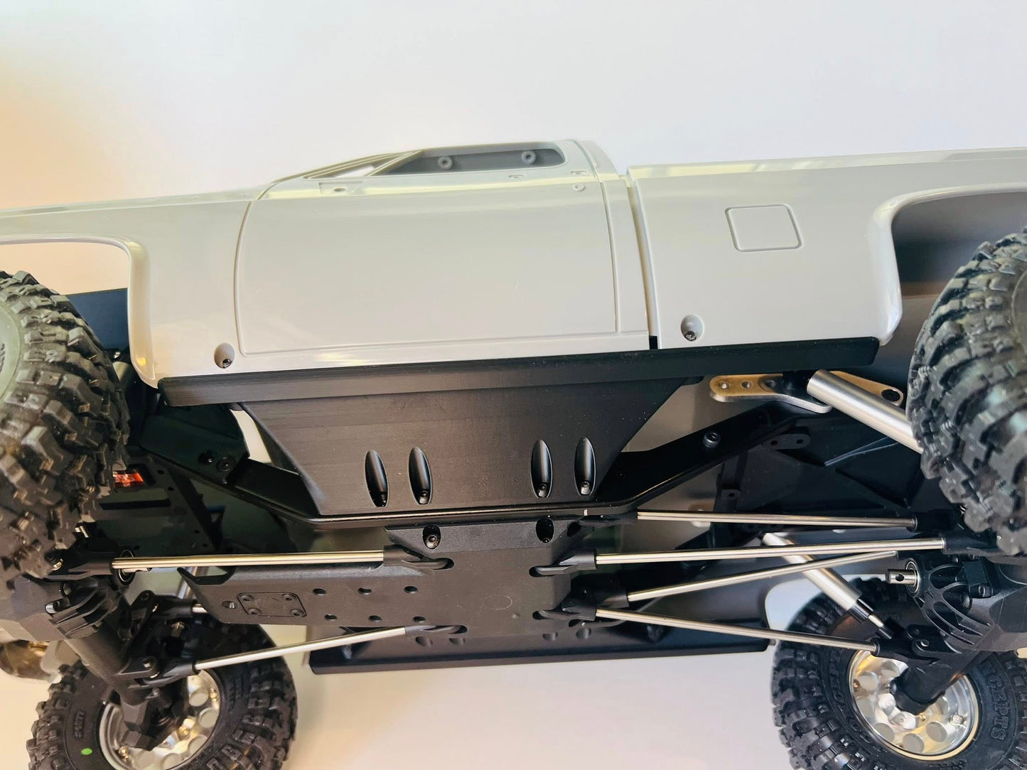 Timberline Body Mount Kit – No-Cut Mounting Solution for RC4WD Chevrolet K5 Blazer Hard Body to VS4-10 Chassis | MRCC