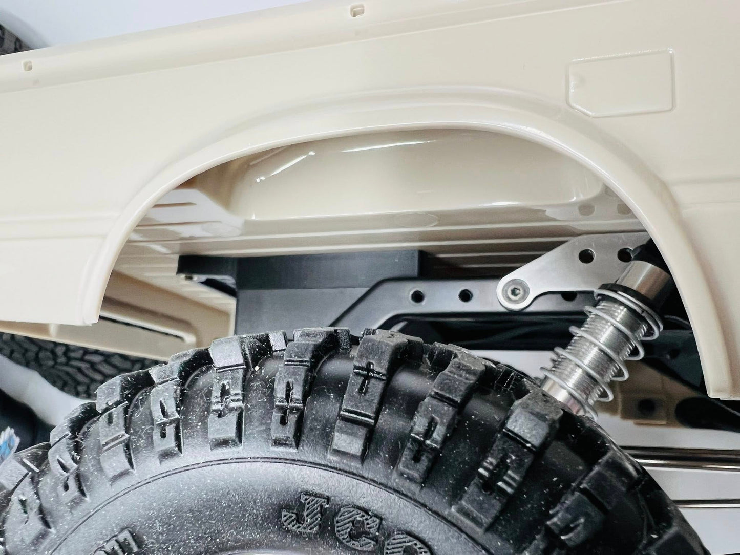 Timberline Body Mount Kit – No-Cut Mounting Solution for RC4WD Mojave II 4 Door Hard Body to VS4-10 Chassis | MRCC