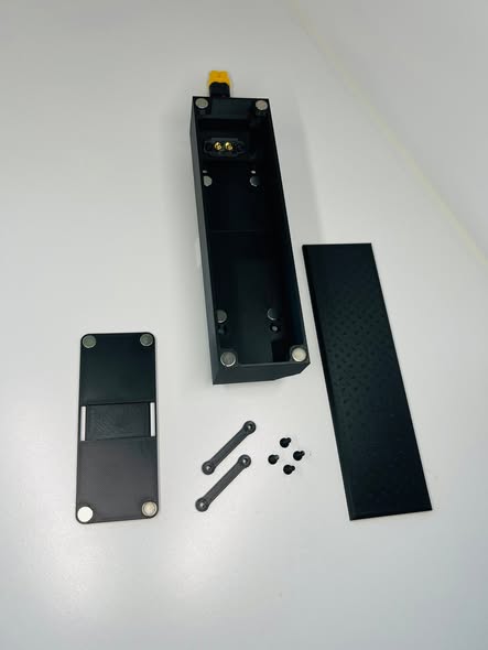 Bigfoot Toolbox – Hidden Battery Box for RC4WD Chevrolet K5 Blazer | MRCC
